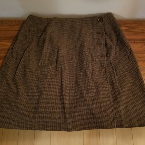 Mini wrap skirt - Picture 1 of 2